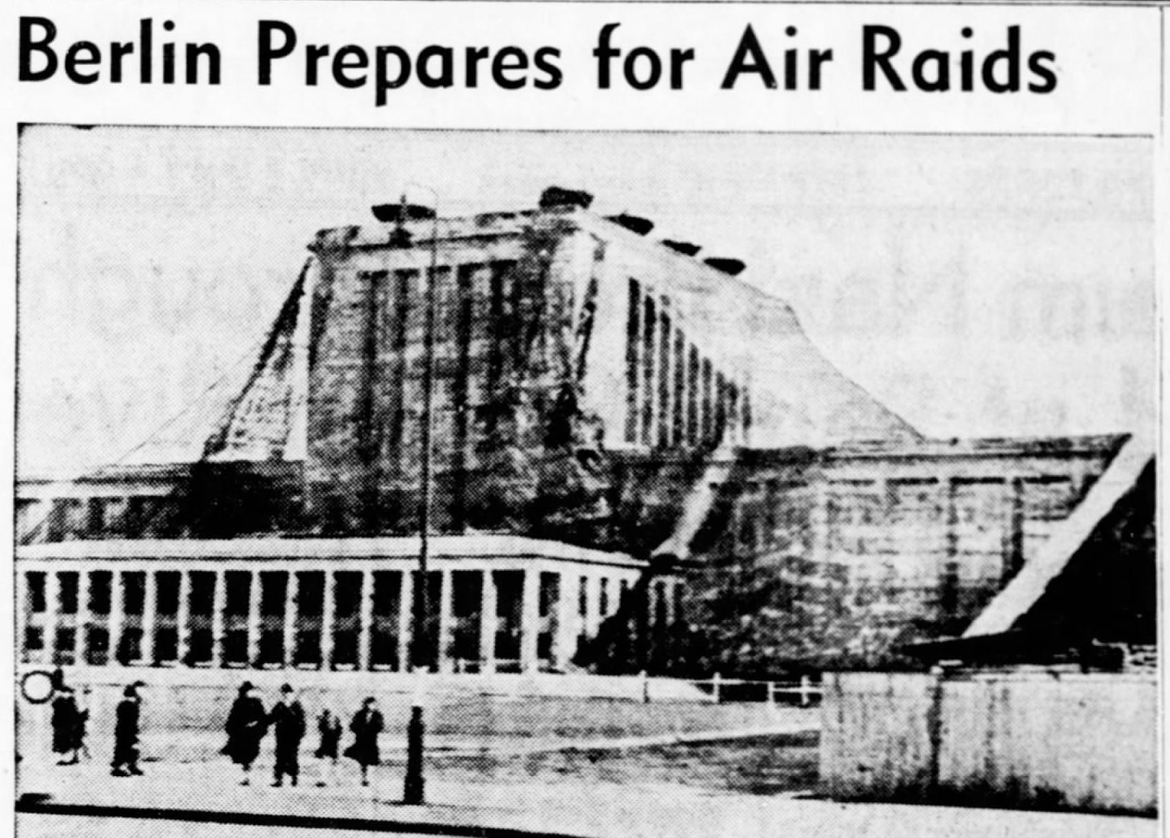 Berlin prepares for air raids